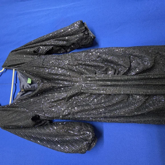 Elegant Navy Blue Off-Shoulder Evening Gown - Picture 3 of 5